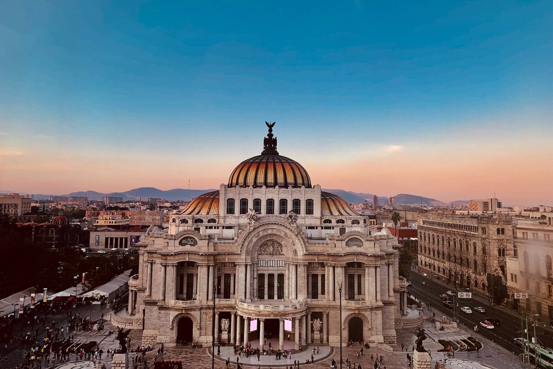 Palacio de Bellas Artes in mexico city at sunset